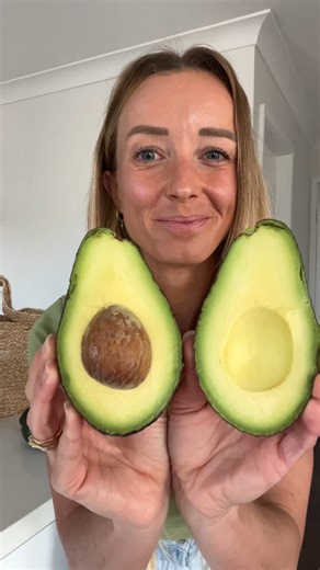 10K views · 434 reactions | Want a fail safe way to pick the perfect avocado? @nourish_naturally has you covered with her tips on how to choose an avocado that's right for whenever you're ready to eat it! Save this video so you know what to look out for the next time you're shopping for avos 陋 #AustralianAvocados #OurGreenGold #HassAvocados | Australian Avocados | Facebook
