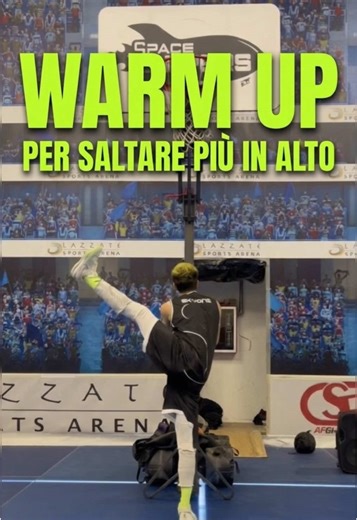 POV: Stai per fare il tuo warm-up prima di schiacciare 🏀 ❌ Stretching statico = -30% potenza ✅ Stretching dinamico = muscoli pronti Questa sequenza alza la temperatura corporea e attiva tutto il corpo in 3 minuti. Fase 1 del protocollo completo. Guarda il video lungo per tutte e 3 le fasi 🔥 Vuoi schiacciare come me? Link Telegram in bio 📲 #basketballtiktok #verticaljump #warmup #dunking #stretchingdinamico