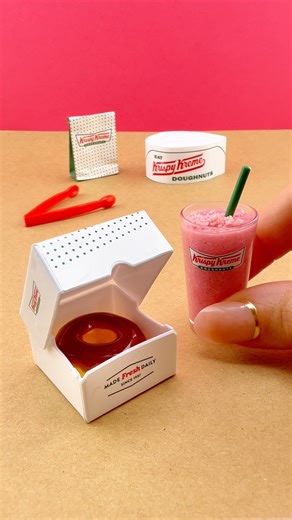 Unboxing a sweet surprise 🍩! #toyunboxing #minibrands #krispykreme #minifood #asmrunboxing