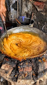 29M views · 219K reactions | Peanut Chikki 朗 मूंगफली गुड़ की चिक्की in Agra  | Delhifoodcrush | Facebook