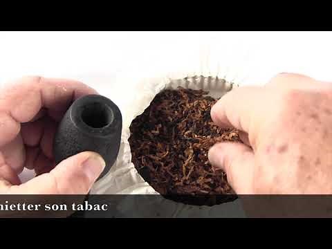 Fumer la pipe: le bourrage ou comment remplir sa pipe de tabac.