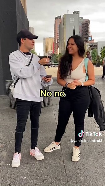 FLACO COMOOOOO?😳😂 #paratii #cuerposreales #risa #viral