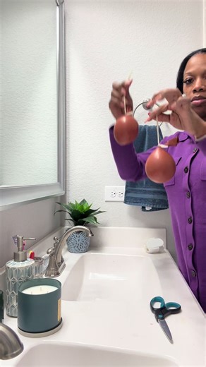 No sandbags. No mess. Just balloons 💧🎈 DIY water weight using a 260 balloon—easy & secure ❤️ Like 📌 Save 💬 What tutorial should I do next? #balloontutorial #balloontips #balloonweights