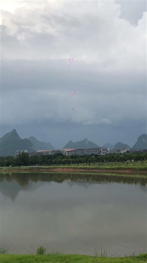 Rainy Day scenes at GUET #china #sceniclandscapes #guilin #mountainview #rainydayshorts ♥️🌧️🇨🇳⛰️