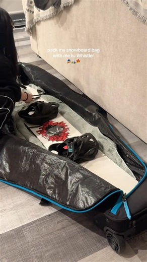 pack my snowboard bag with me to Whistler! #packwithme #snowboarding #whistlercanada #travelling