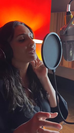 I’ll Always Remember Us This Way (Lady Gaga, 2018) Siamo Partiti da qui con @bloomrecordingstudios e stay tuned! per un progetto meraviglioso in arrivo ❤️ #top #love #smile #solocosebelle #work | Francesca Manzini