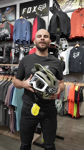 🏁¡Seguridad al Máximo!🏁El Dropframe Pro con tecnología MIPS ha redefinido los estándares de los cascos abiertos de mountain bike: ha conseguido la mejor puntuación (cinco estrellas) En el programa Bicycle Helmet Ratings del Instituto Virginia Tech, la mejor nota que ha logrado nunca un casco.🔥 📍Disponible en tiendas @nmnuevomundo y distribuidores autorizados en todo el país. #foxracingcostarica #foxracing #foxmtb. | Fox Racing Costa Rica