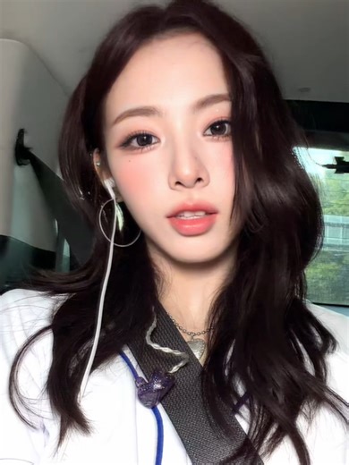 저 윙크 잘 하죠 #SAYMYNAME #세이마이네임 #SHUIE #슈이 | say my name girl group
