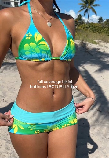 I made the cutest low rise y2k bikini shorts 🧵🐠@BurdashBikinis #bikinishorts