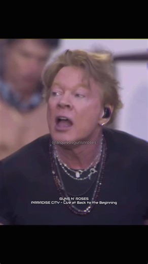 Guns N' Roses Live Performance of Paradise City