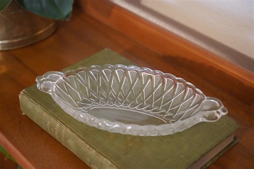 Vintage Indiana Glass Company Pretzel Pattern Clear Pressed-glass Pickle Dish. - Etsy