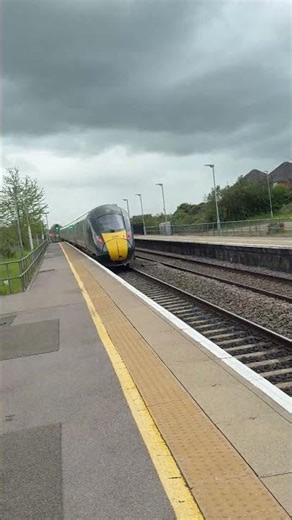 GWR class 800 passing radley with a two tone