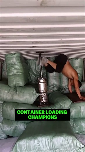 China’s Container Loading Masters — They Pack the Impossible! #chinaworkers #packingskills | 4F Videos