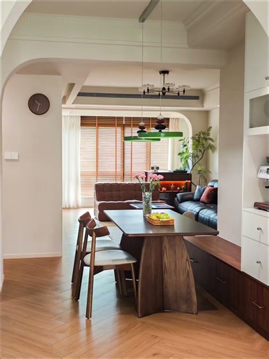 日差しは家の中でいちばんの装飾🌞 本当に癒される！こんな雰囲気の家具、あなたは好きですか？ #home #木暮らし #暮らしやすい家#おしゃれ #ローテーブル #ダイニングテーブル