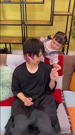 【ドッキリ】右左どっち？でイケメンとビリビリチャレンジした結果…！ #Shorts