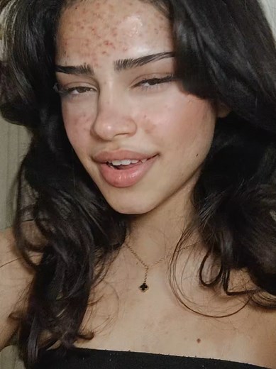 Modeling Poses: Tips from Christina on TikTok