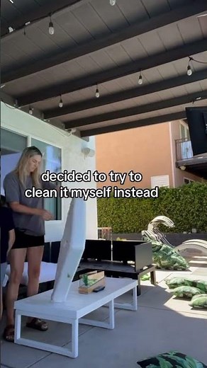 How to get your white outdoor furniture looking brand new! This is how you clean sunbrella material.