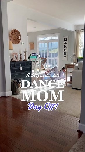 I love Tuesdays #dancemoms #dancemomlife #dayoff #dancelife #dayinthelife #dayinmylife #fyp #dancer #ballet #competitiondance #practiemakesbetter #sing #broadway #hamilton #fittok #chill #relaxvibes