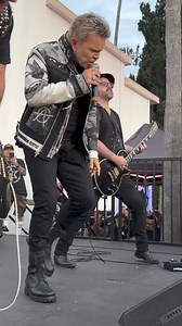 Billy Idol sitting in with Tim Armstrong's Ramones tribute band called the Cretan commandos. They were assembled just for the tribute benefit for Johnny Ramone. M/ | Darrell Craig Harris Bass