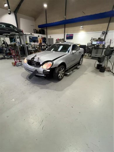 ⭐️ 170 SLK 230 Kompressor ⭐️ -> Årg. 1997 -> 107.234 KM -> Motorkode: 119.731 -> Gearkassekode: 722.605 -> Farvekode: 744 sølv Er der noget du mangler? 類樂 Send en mail på lager@autoimport.dk  Eller ring på 48 21 78 78  Ref nr: 170 250 911 | Gørløse Autoimport | Facebook