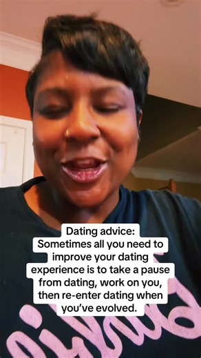 Cindy Noir on Instagram: "#canwetalkaboutit b/c sometimes all you need in dating is a good pause!! #dating #datingadvice #trending #viral"