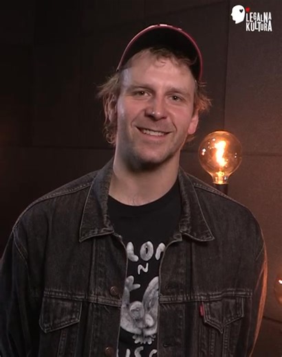 ⭐️🎬 ŚWIĘTO KINA! Czas na weekend w kinie 😄😄 W najbliższy weekend 20 i 21 września w wybranych kinach, w całej Polsce, bilety na wszystkie seanse kosztować będą tylko 14 zł! A to za sprawą Święta Kina – ogólnopolskiej akcji oglądania filmów na wielkim ekranie! I wspólnego przeżywania filmowych emocji. 🍿 Idealna okazja, by razem z rodziną i przyjaciółmi odwiedzić swoje ulubione kino, nadrobić filmowe zaległości albo zobaczyć najnowsze premiery. Na ekranach m.in.: ▫️ PRZEDPREMIERY: „Exit 8”, „S