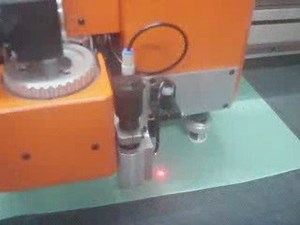 Table de découpe convoyeur mono pli