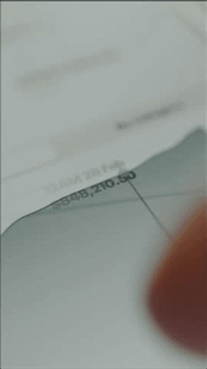 clip-4020196577-area-chart-displays-financial-value-timestamp