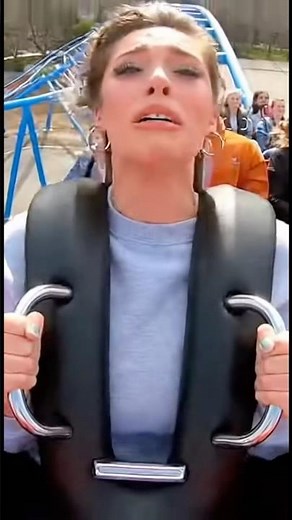 vomiting on a rollercoaster #funnyvideo #funny #memes #themepark #rollercoaster #fyp
