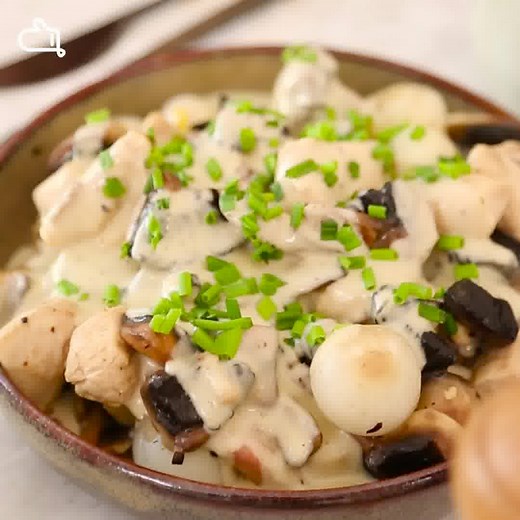 On vous présente la blanquette version poulet ! La recette en détail : https://bit.ly/3oDkcs1 | Marmiton