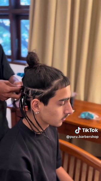 Puru Barbershop: Hetan Job Sasin in Timor Leste