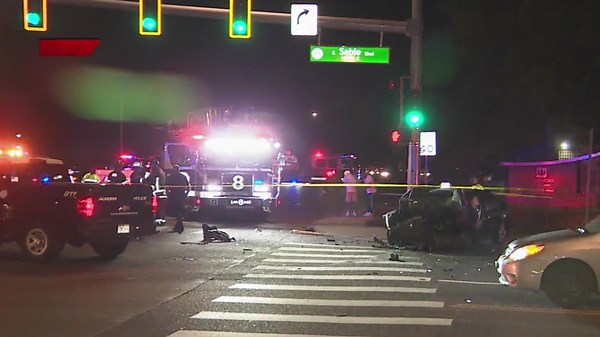 Extrication required in 2-vehicle crash in Aurora at Mississippi, Sable