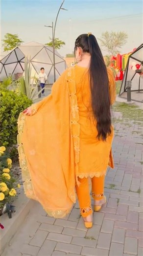 You found the perfect Golden Hour Desi Fit for the UK Summer ⛱️#UKFashion #LondonStyle #BritishAsian