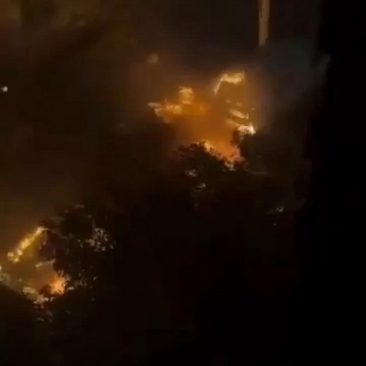 JUST IN: Huge EXPLOSION during massive fire in New York City — multiple firefighters...See more | The Report Daily