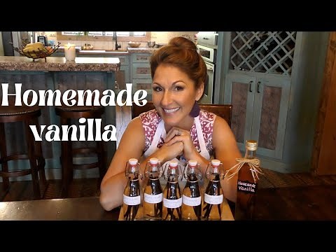 How To Make Your Own Homemade Vanilla Extract / Only 2 Easy Steps!