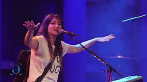 Singer-songwriter KT Tunstall's breakout song "Black Horse and the Cherry Tree" is about the risk-taking that get us from being lost in life to where we are today (or want to be tomorrow). More from Tunstall about her personal brand of risk-taking on Articulate: https://www.articulateshow.org/articulate/kt-tunstall-from-the-ashes | Articulate