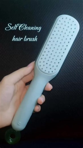 handly and easy to use madali lng din sya linisin❣️if want modin check my yellow basket🛒✨ #haircomb#cleaningbrush#forhair#tiktokaffiliate#yellowbasket