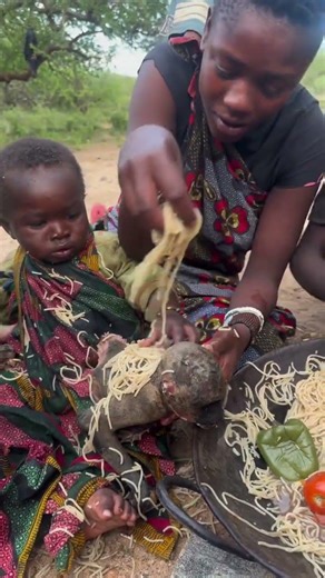 Living Free in the Wild – Hadzabe Tribe #hadzabetribe​ #africa​ #jungle​ #food​ #ytshorts​ #shorts​