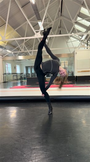 Jessica Jones Acrobatics | LILLIANNA CLIFTON 😮‍💨 . . Working tricks in @laducashoesuk today in my college class at @liverpoolcentralstudios with superstar... | Instagram