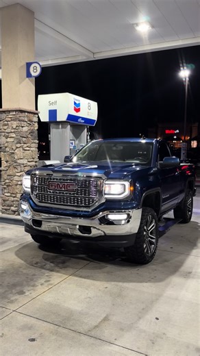 2017 Sierra 4x4 clean title 5.3 65k miles $29,500 | sierra