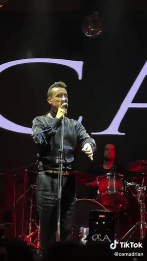 Cem Adrian TikTok'ta