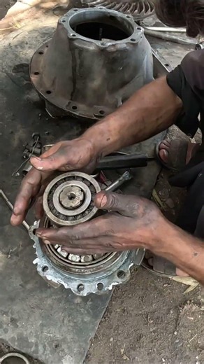 Dump Truck Pinion bearing Broken | Gear pinion Bearing Damage Repair