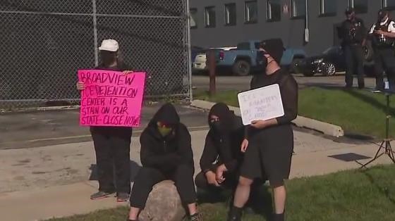 Broadview ICE protest: Demonstrators rally outside facility
