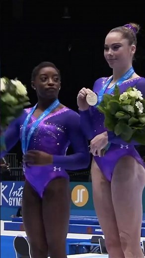 Simone Biles vs McKayla Maroney | Vault Final – 2013 World Championships