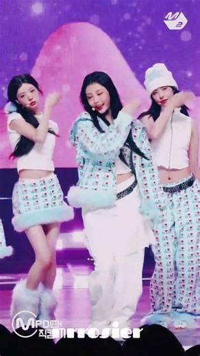 Watch ILLIT Wonhee Own the Stage: Perfect Choreography Focus #ILLIT #Wonhee #DanceCover