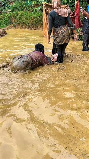 8.9K views · 184 reactions | Seru liat janda main lumpur #fyp #pedesaan #gadisdesa #jandadesa | Neng Nining Jtk | Facebook