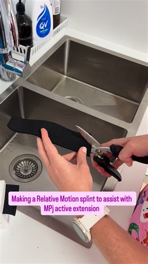 Injury to finger extensor tendon Sagittal band. We created a relative Motion splint to assist with the active extension. This allows for protected movement to promote healing while preventing stiffness and adhesion forming. #upperlimbsandbeyond #occupationaltherapy #lymphoedematherapy #extensortendon #sagittalband | Upper Limbs & Beyond