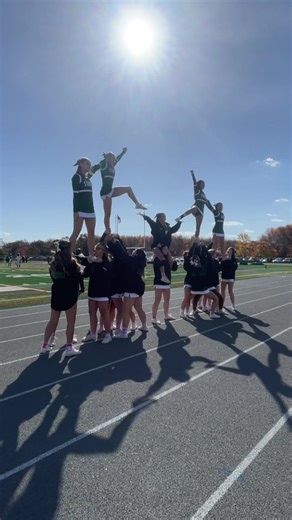 Our game day pyramid slaying 💚 #pyramidideas #cheerpyramid #varsitycheer #fallcheer #highschoolcheerleading #cheerleading