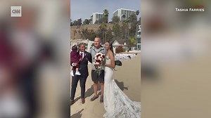 Surprise: This couple had an Oscar-winning wedding crasher