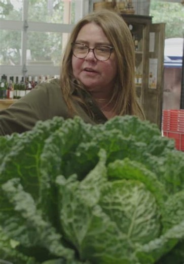 The Chef's Garden S01:E09 - Cabbage and Eggplant with Rachael Ray